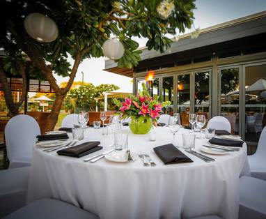 Family_Pool_Function_Dining_8_LR