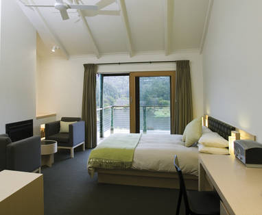 Peppers_Cradle_Mountain_Lodge_-_Pencil_Pine_Cabin1