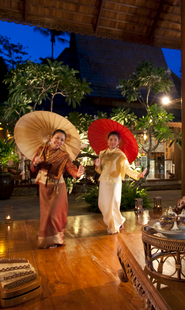 Traditionele dans bij Santhiya Koh Phangan in Thailand