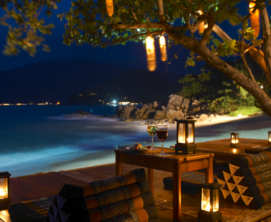 Bar bij het strand bij Santhiya Koh Phangan in Thailand