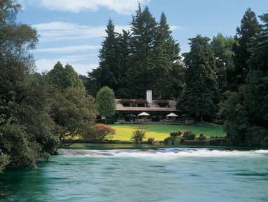 01-Huka-Lodge-river-and-bush_Rotator.635514735853442094