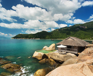 975x660_water_villa9