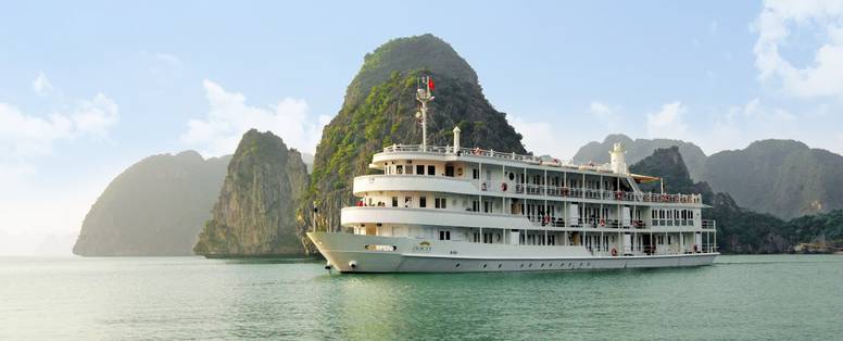 the-au-co-overview-halong-bay34