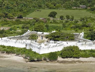 N_Ibo_-_Joao_Baptista_fort_from_afar