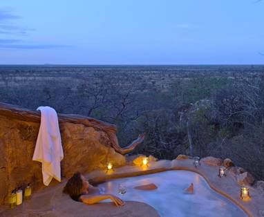 buitenbad bij elsa's kopje in kenia