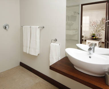 Deluxe_Bathroom