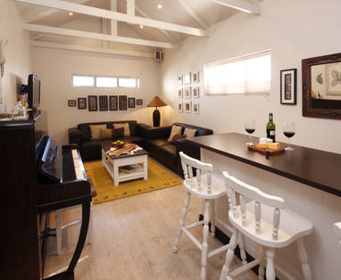 Lounge_Room_(1)