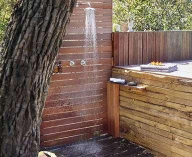 diamond_villa_outside_shower