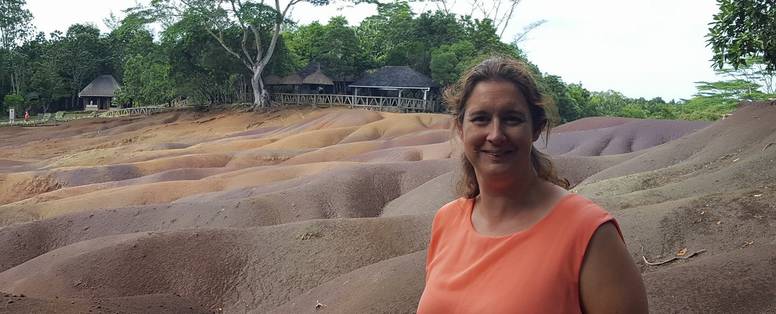 Adelsbergen__Verschillende_kleuren_aarde_MRU