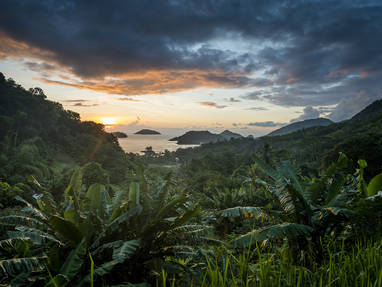 STB_3_Sunset_West_Coast_Mahe