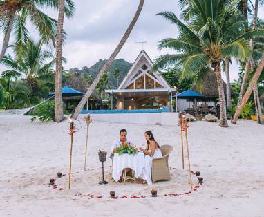 Beach_Dinner_for_Two-LittlePolynesian-CRED_turamaphotography
