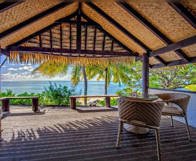 beachfront_bungalow_with_one_bedroom