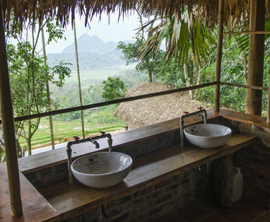 VN_Thanh_Lam_Puluong_retreat_Vietnam_stilt_house_restroom3