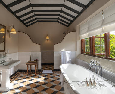 Tea_Trails_bathrooms_3