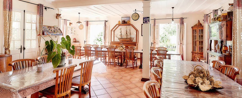 RU_Hell_Bourg_Table_d'hôtes