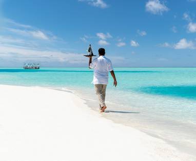 Anantara_Dhigu_Beach_Service_Butler