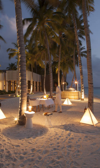 Cheval_Blanc-_Beach_Dine_(2)