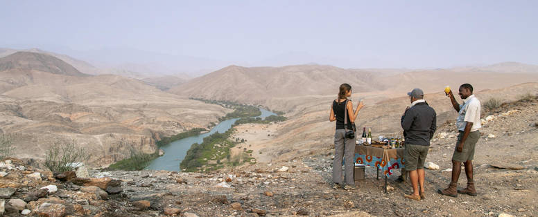 sundowner bij Serra Cafema in namibië