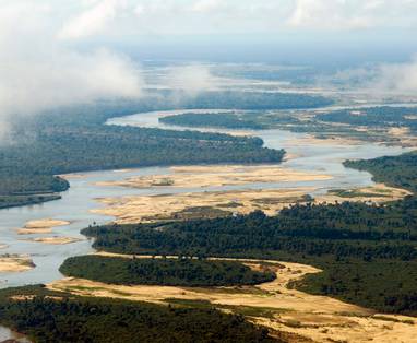 Luchtfoto van bijna drooggevallen Rufiji zandrivier | Nyerere National Park