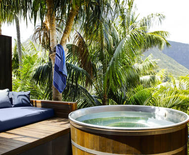 SOLLR-lagoon-loft-deck