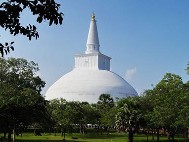 Anuradhapura_Ruwanveli_Maha_Saya_temple_1